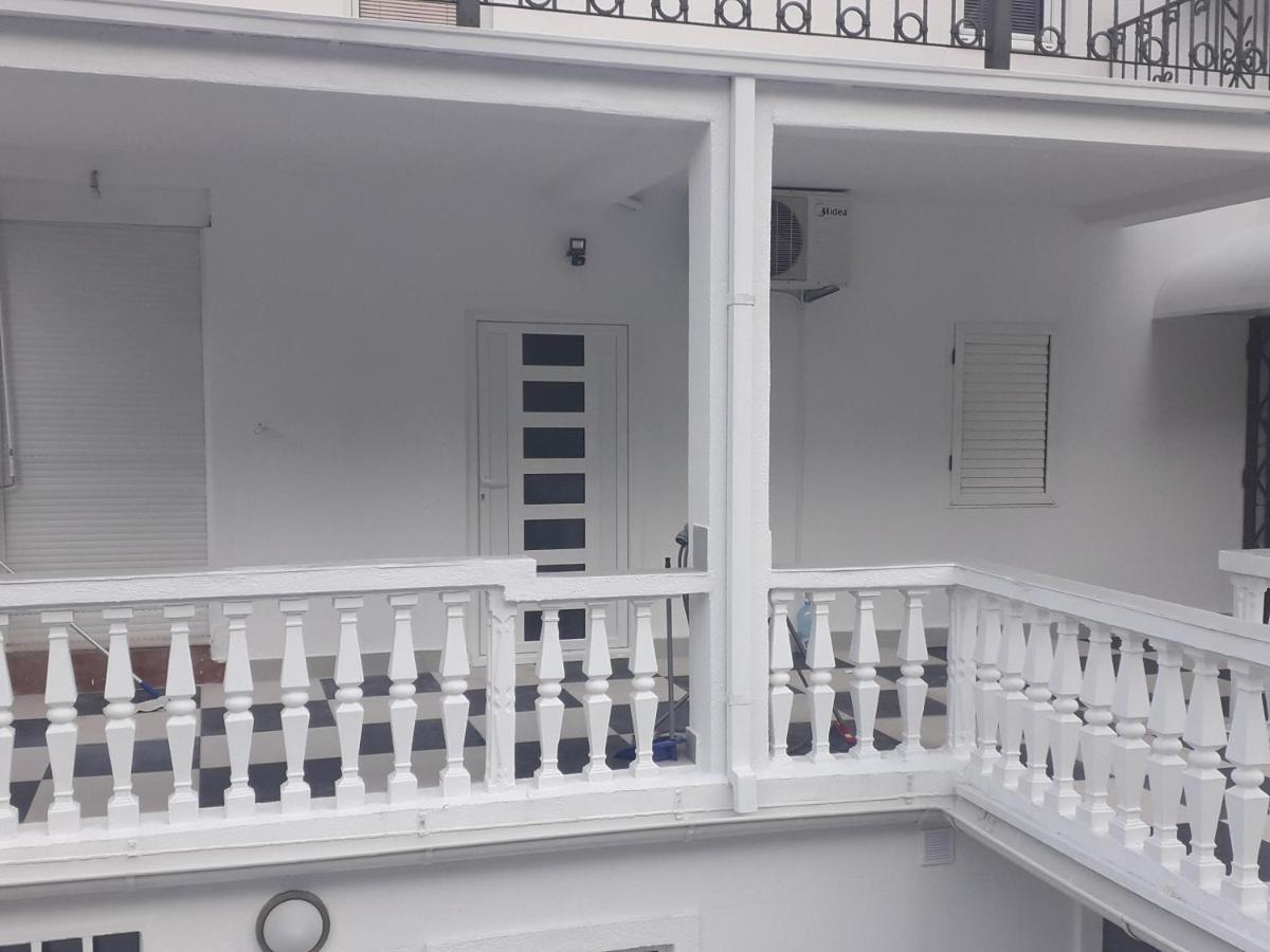 Ana Apartmani Sveti Stefan Ngoại thất bức ảnh