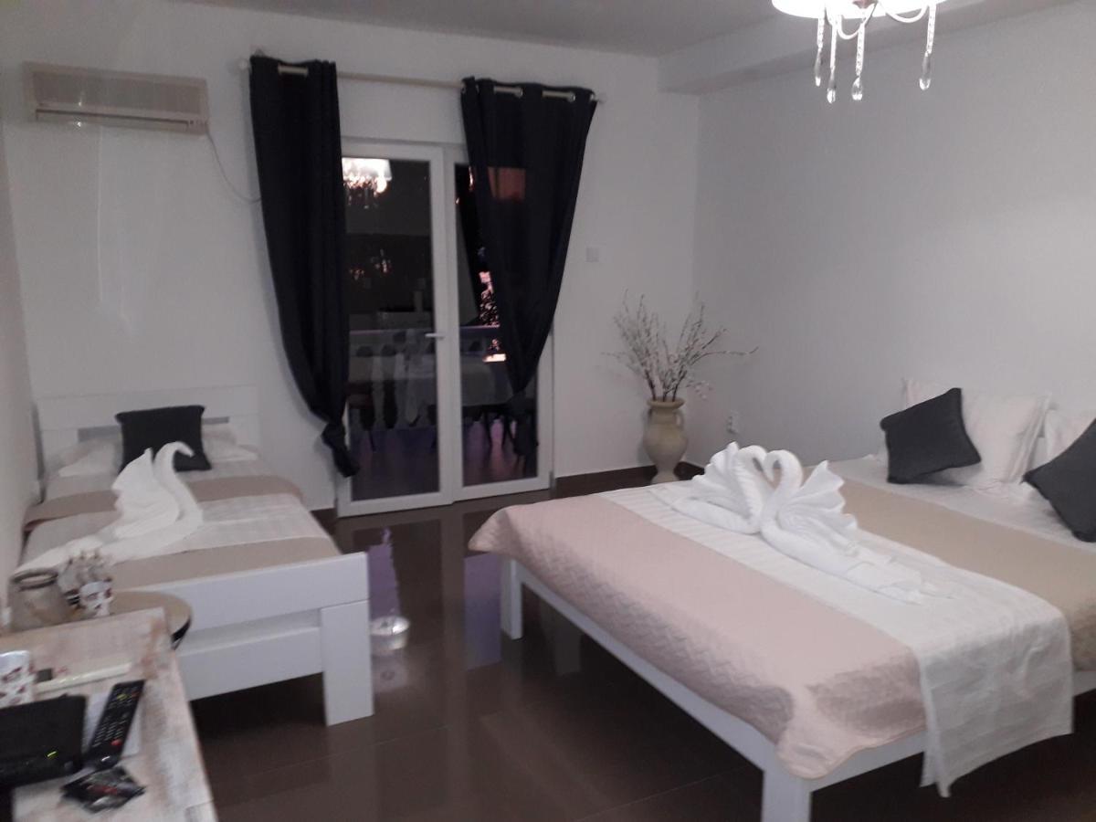 Ana Apartmani Sveti Stefan Ngoại thất bức ảnh